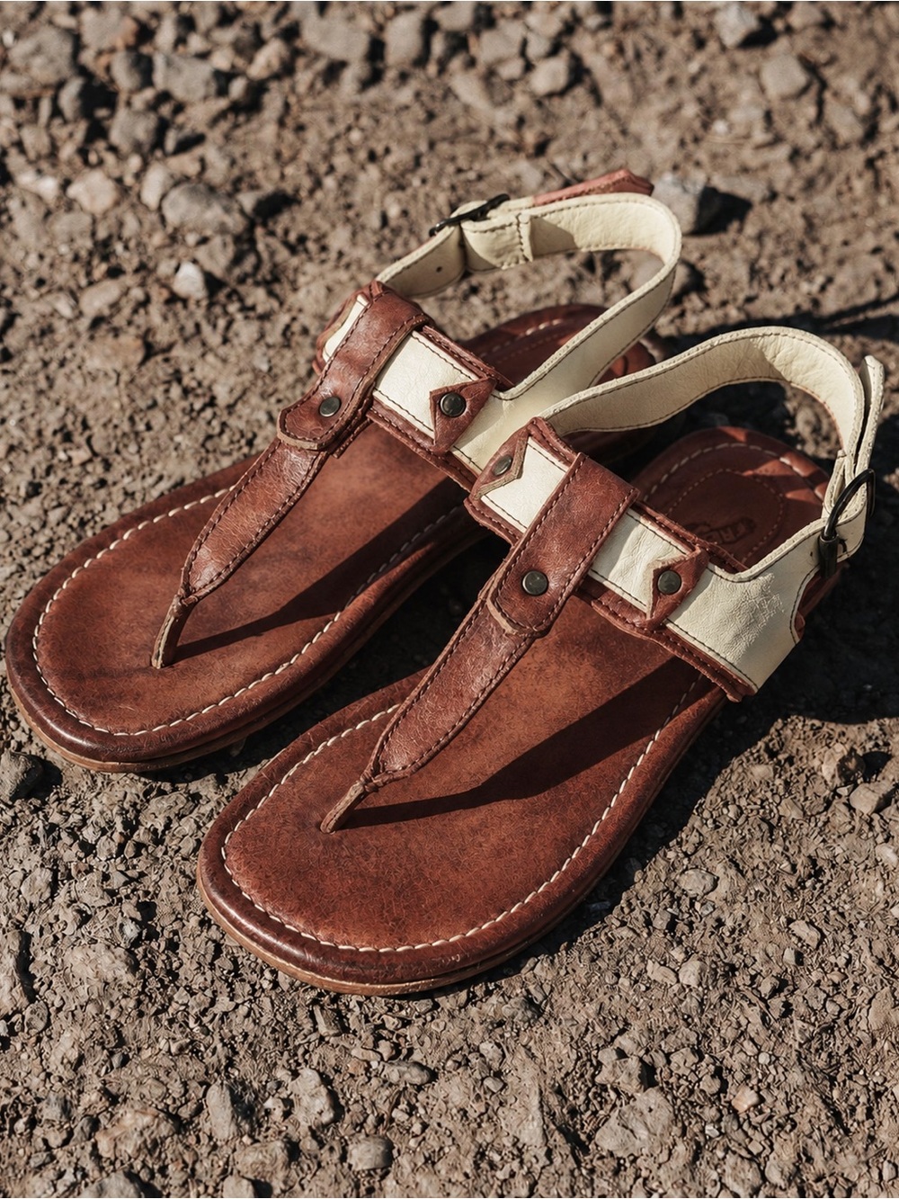 Freebird SORRENTO Cream & Brown Leather T-Strap Sandals Size 8 NIB